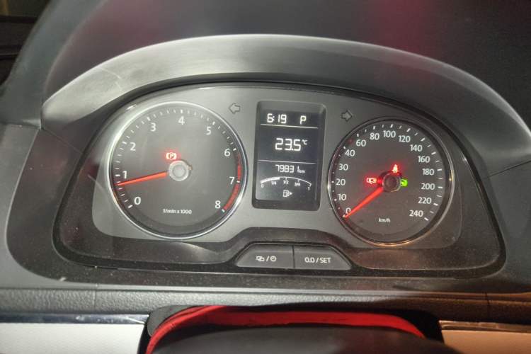 Used Volkswagen Gran Lavida 2013 1.4 TSI Automatic Luxury Model Odometer Close Up