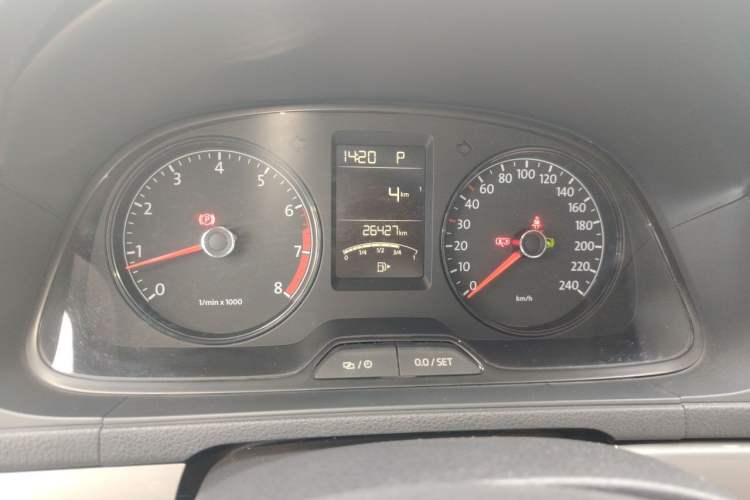 Used Volkswagen Gran Lavida 2013 1.6L Automatic Fashion Model Odometer Close Up