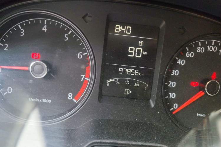 Used Volkswagen Gran Lavida 2013 1.6L Manual Fashion Model Odometer Close Up