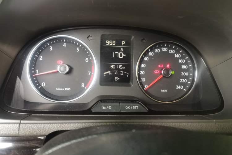 Used Volkswagen Gran Lavida 2013 1.6L Automatic Comfort Model Odometer Close Up