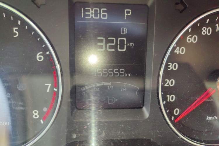 Used Volkswagen Gran Lavida 2013 1.4 TSI Automatic Comfort Model Odometer Close Up