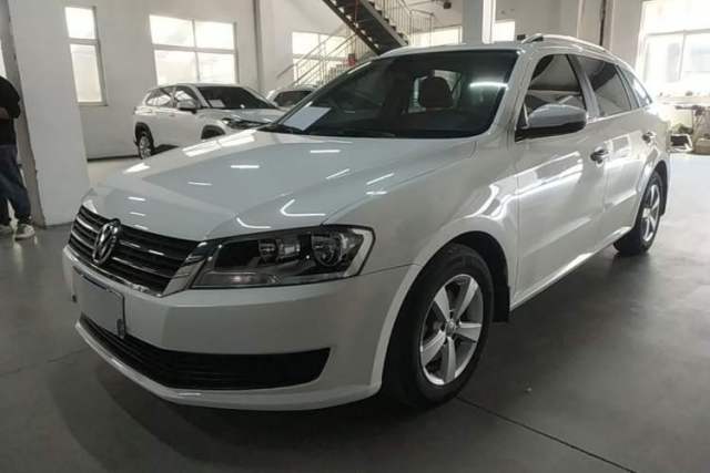 Used Volkswagen Gran Lavida 2013 1.6L Automatic Fashion Model