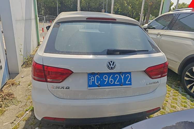 Used Volkswagen Gran Lavida 2013 1.6L Manual Fashion Model Rear