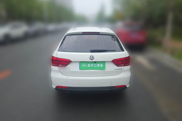 Used Volkswagen Gran Lavida 2013 1.6L Manual Fashion Model Rear