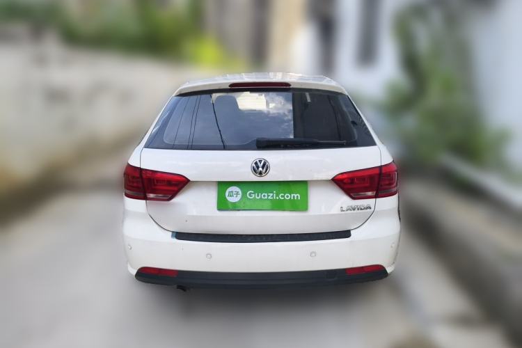 Used Volkswagen Gran Lavida 2013 1.6L Manual Fashion Model Rear