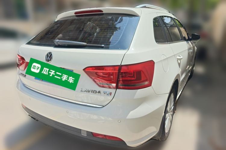 Used Volkswagen Gran Lavida 2013 1.4 TSI Automatic Comfort Model Rear Right 45 Deg