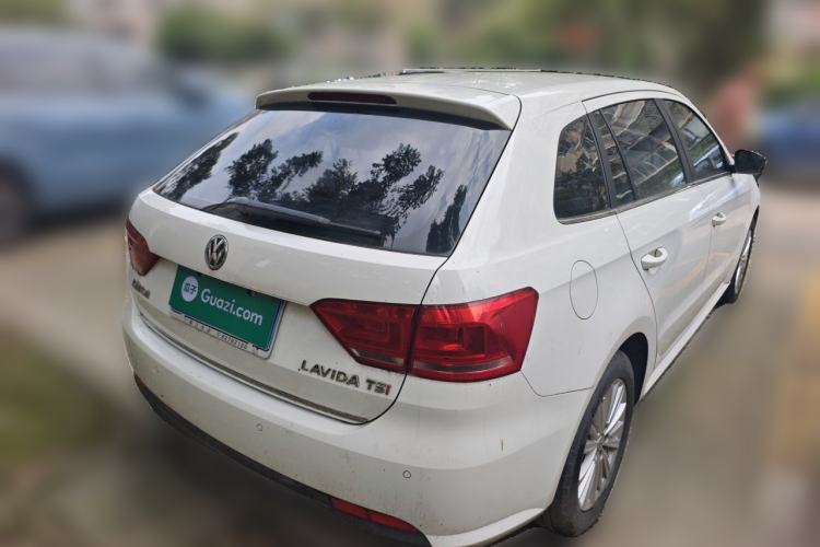 Used Volkswagen Gran Lavida 2013 1.4 TSI Automatic Comfort Model Rear Right 45 Deg