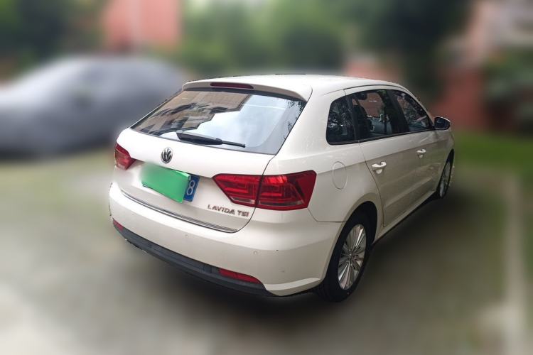 Used Volkswagen Gran Lavida 2013 1.4 TSI Manual Comfort Model Rear Right 45 Deg