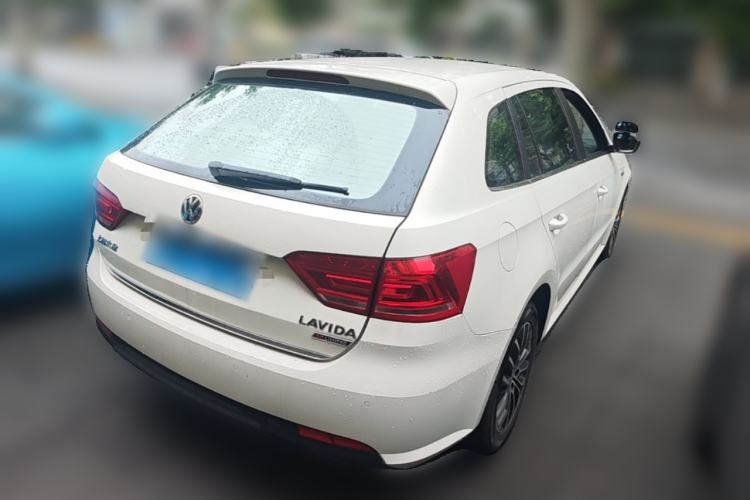 Used Volkswagen Gran Lavida 2013 1.4 TSI Automatic Comfort Model Rear Right 45 Deg
