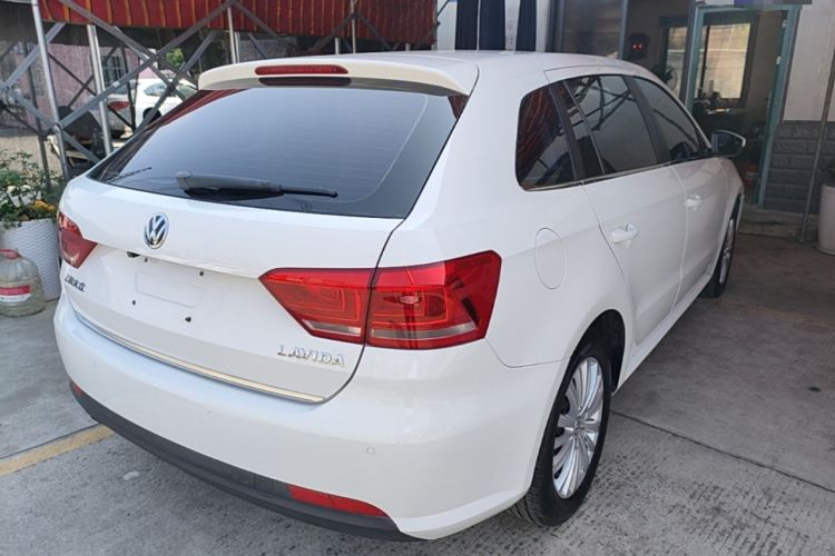 Used Volkswagen Gran Lavida 2013 1.6L Manual Comfort Model Rear Right 45 Deg