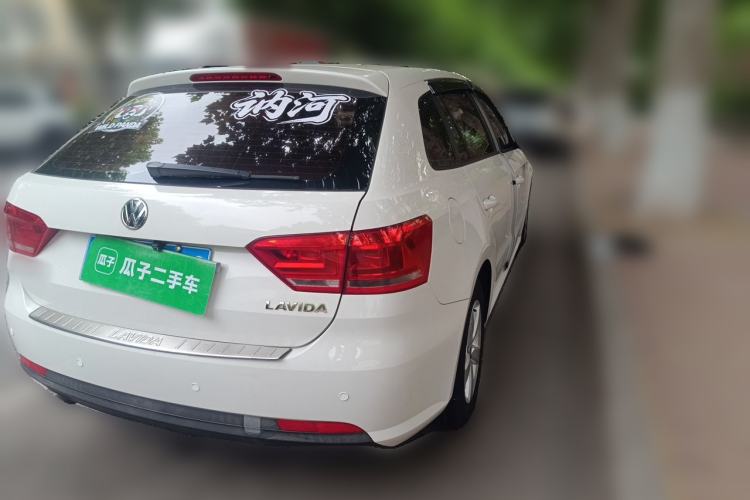 Used Volkswagen Gran Lavida 2013 1.6L Manual Fashion Model Rear Right 45 Deg