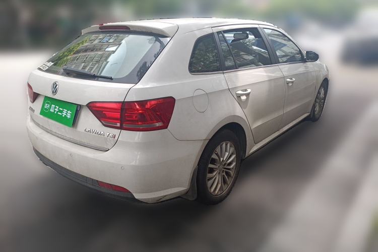Used Volkswagen Gran Lavida 2013 1.4 TSI Automatic Luxury Model Rear Right 45 Deg