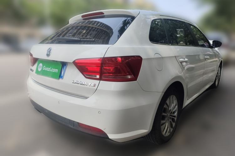 Used Volkswagen Gran Lavida 2013 1.4 TSI Automatic Luxury Model Rear Right 45 Deg