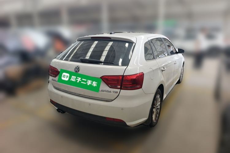 Used Volkswagen Gran Lavida 2013 1.4 TSI Automatic Comfort Model Rear Right 45 Deg