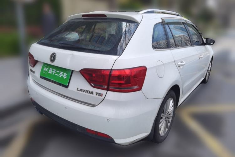 Used Volkswagen Gran Lavida 2013 1.4 TSI Manual Comfort Model Rear Right 45 Deg