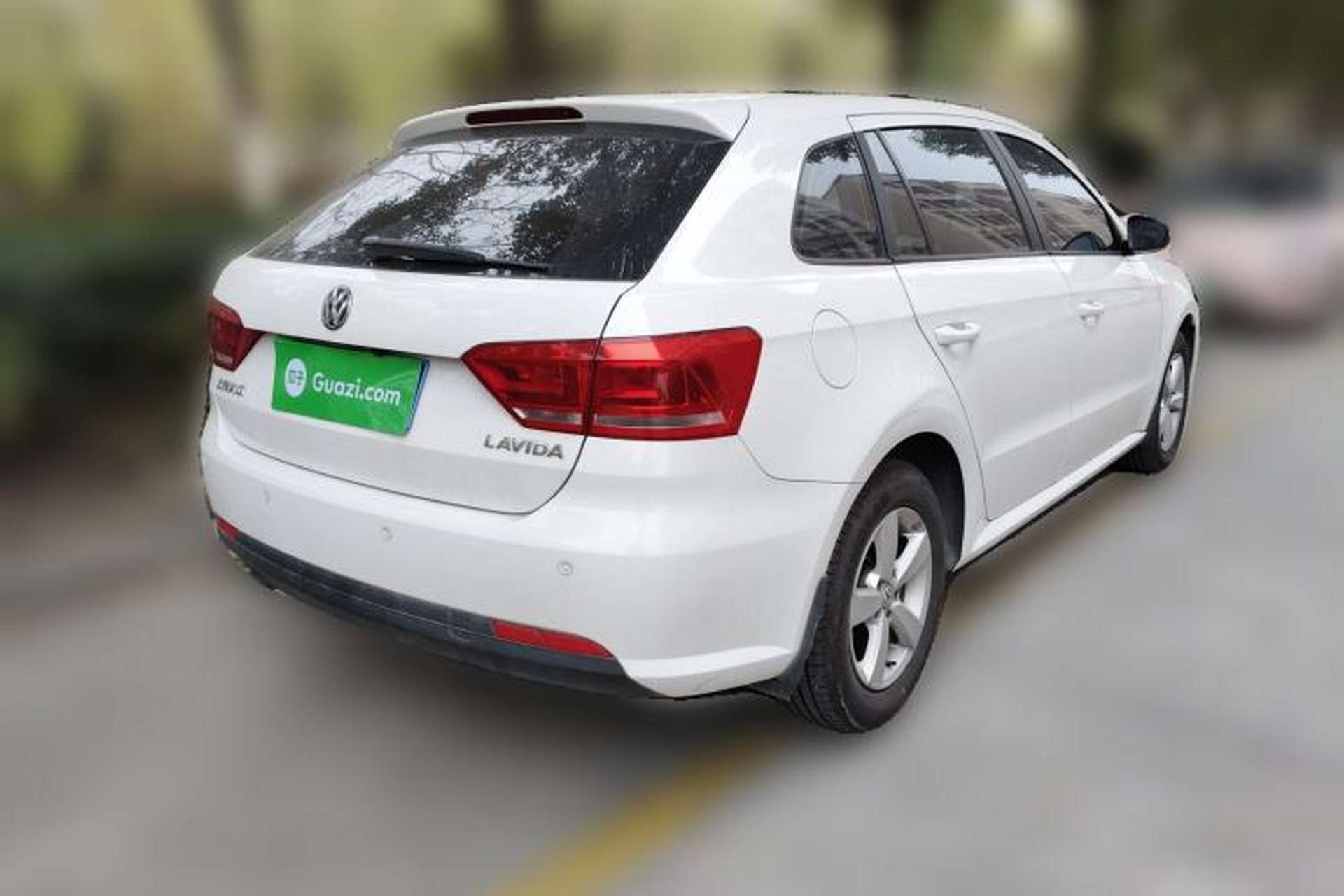 Used Volkswagen Gran Lavida 2013 1.6L Manual Fashion Model Rear Right 45 Deg