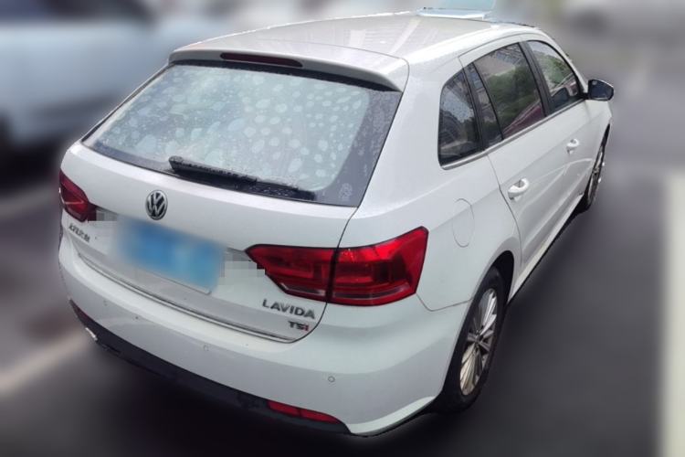 Used Volkswagen Gran Lavida 2013 1.4 TSI Automatic Comfort Model Rear Right 45 Deg