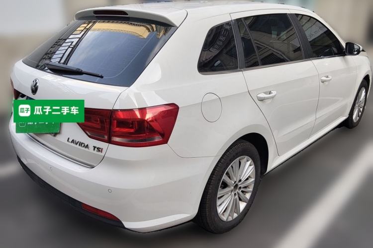 Used Volkswagen Gran Lavida 2013 1.4 TSI Automatic Comfort Model Rear Right 45 Deg