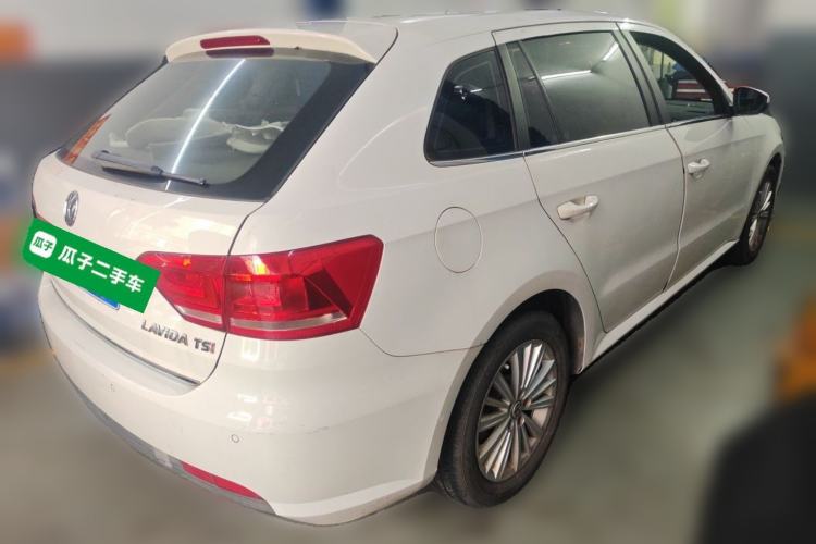 Used Volkswagen Gran Lavida 2013 1.4 TSI Automatic Comfort Model Rear Right 45 Deg
