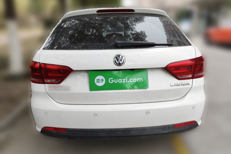 Used Volkswagen Gran Lavida 2013 1.6L Manual Fashion Model Rear