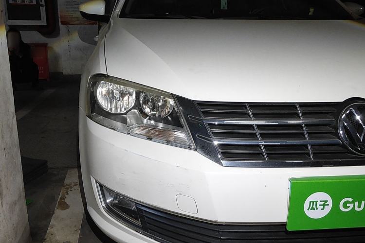 Used Volkswagen Gran Lavida 2013 1.4 TSI Automatic Comfort Model Right Front Headlight