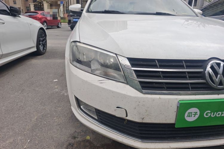 Used Volkswagen Gran Lavida 2013 1.4 TSI Automatic Comfort Model Right Front Headlight