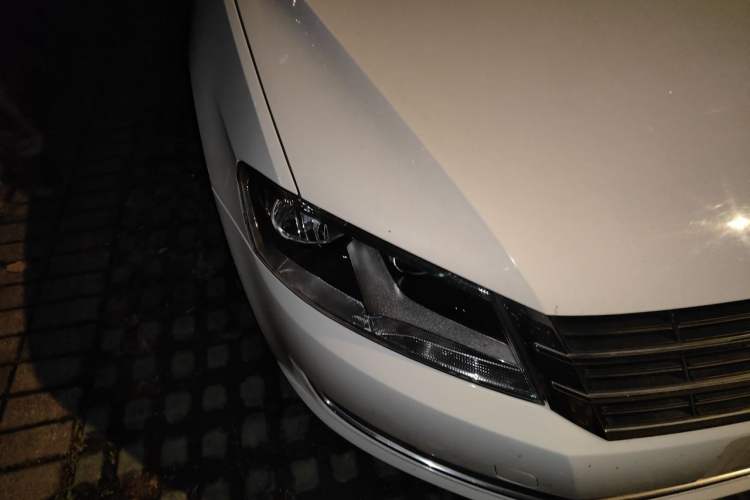 Used Volkswagen Gran Lavida 2013 1.4 TSI Automatic Comfort Model Right Front Headlight