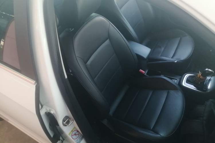 Used Volkswagen Gran Lavida 2013 1.4 TSI Automatic Comfort Model Right Front Seat