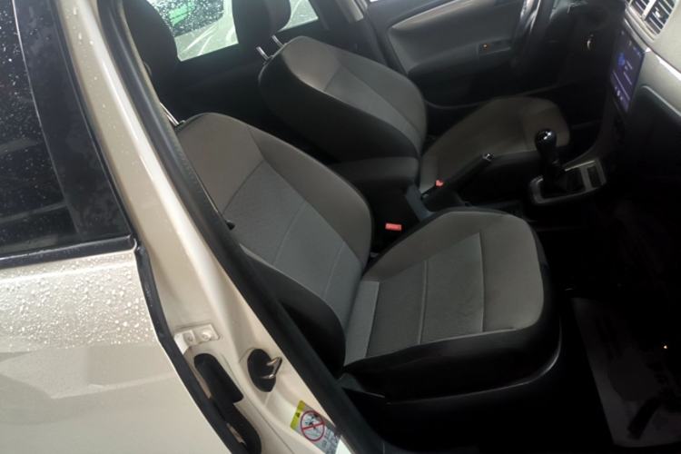 Used Volkswagen Gran Lavida 2013 1.6L Manual Fashion Model Right Front Seat