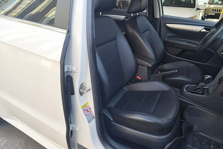 Used Volkswagen Gran Lavida 2013 1.4 TSI Automatic Comfort Model Right Front Seat