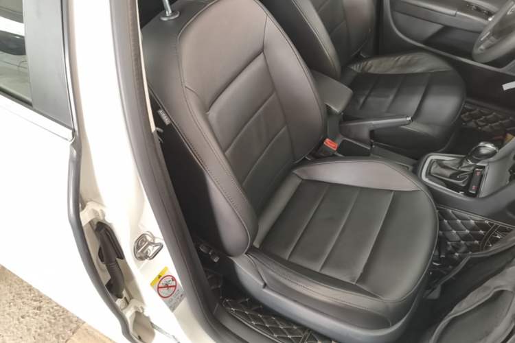 Used Volkswagen Gran Lavida 2013 1.6L Automatic Comfort Model Right Front Seat