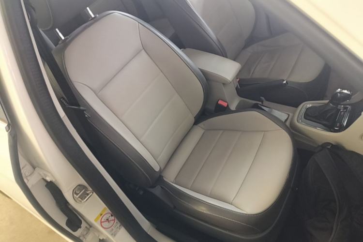 Used Volkswagen Gran Lavida 2013 1.4 TSI Automatic Comfort Model Right Front Seat