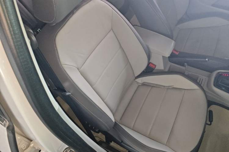 Used Volkswagen Gran Lavida 2013 1.6L Automatic Comfort Model Right Front Seat