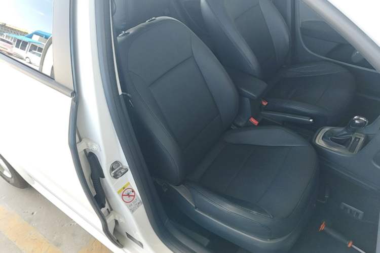 Used Volkswagen Gran Lavida 2013 1.6L Automatic Fashion Model Right Front Seat