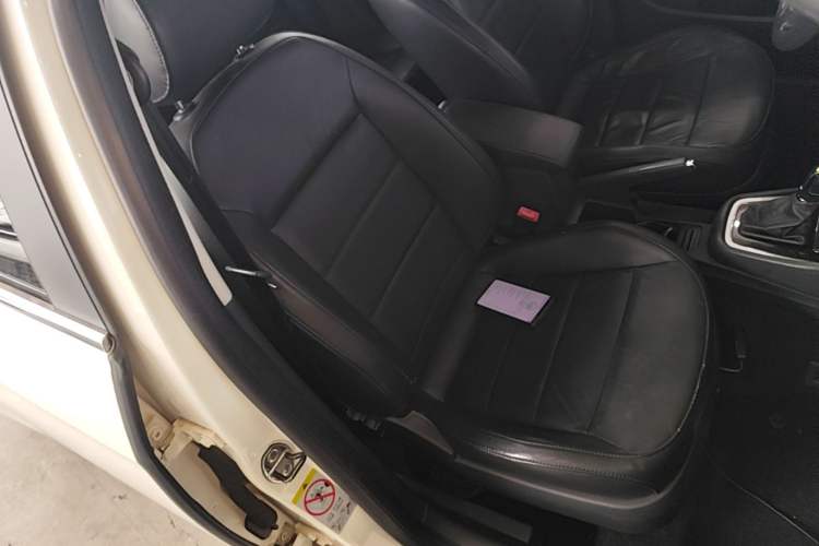 Used Volkswagen Gran Lavida 2013 1.6L Automatic Comfort Model Right Front Seat
