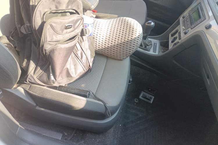 Used Volkswagen Gran Lavida 2013 1.6L Manual Fashion Model Right Front Seat