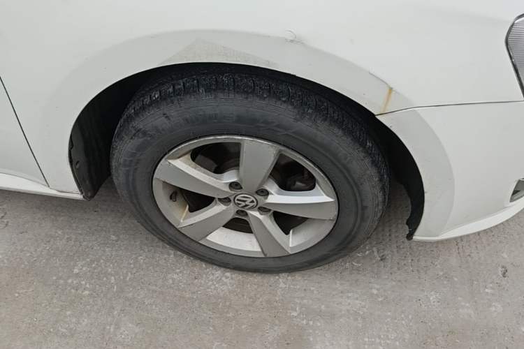 Used Volkswagen Gran Lavida 2013 1.6L Automatic Fashion Model Right Front Wheel Hub