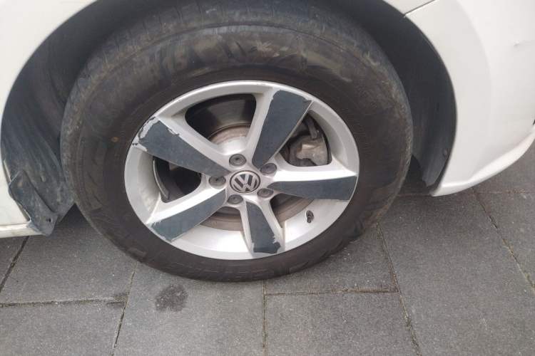 Used Volkswagen Gran Lavida 2013 1.6L Automatic Fashion Model Right Front Wheel Hub