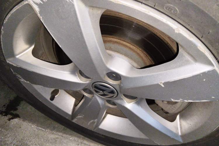 Used Volkswagen Gran Lavida 2013 1.6L Automatic Fashion Model Right Front Wheel Hub