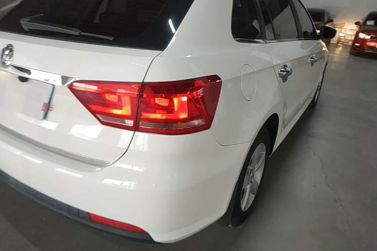 Used Volkswagen Gran Lavida 2013 1.6L Automatic Fashion Model Right Rear Taillight