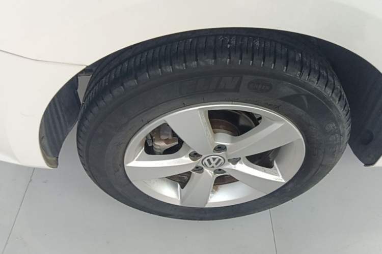 Used Volkswagen Gran Lavida 2013 1.6L Automatic Fashion Model Right Rear Wheel Hub