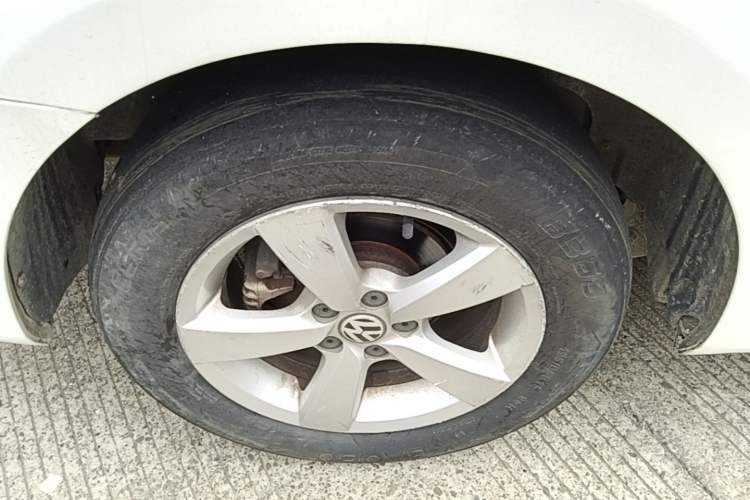 Used Volkswagen Gran Lavida 2013 1.6L Automatic Fashion Model Right Rear Wheel Hub