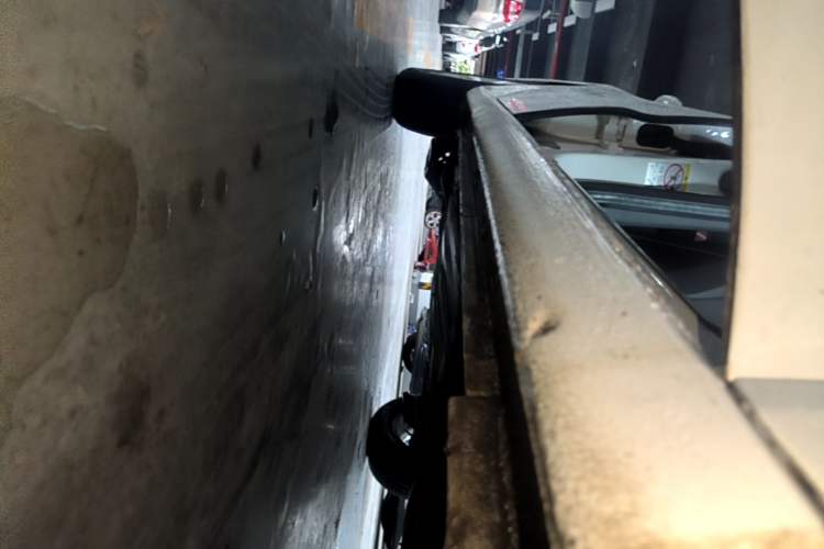 Used Volkswagen Gran Lavida 2013 1.6L Manual Fashion Model Right Side Sill