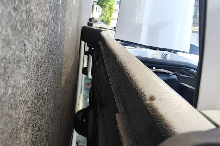 Used Volkswagen Gran Lavida 2013 1.4 TSI Automatic Comfort Model Right Side Sill