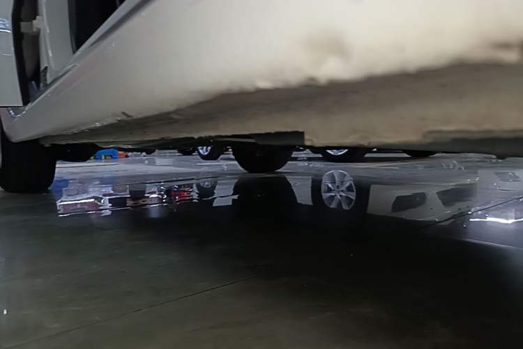 Used Volkswagen Gran Lavida 2013 1.6L Automatic Comfort Model Right Side Sill