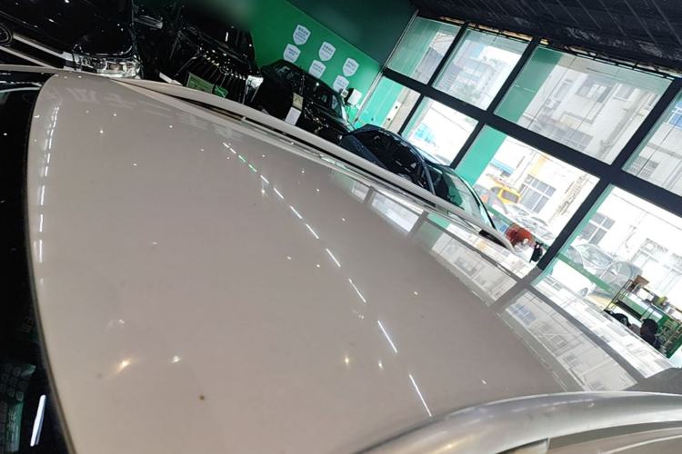 Used Volkswagen Gran Lavida 2013 1.6L Automatic Fashion Model Roof