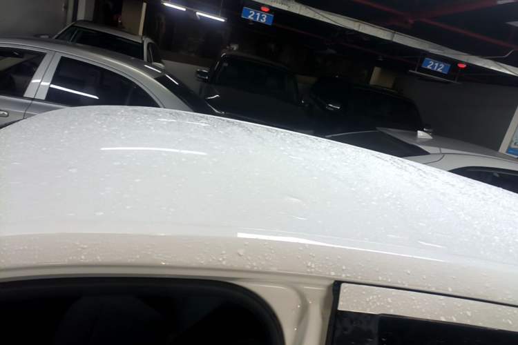 Used Volkswagen Gran Lavida 2013 1.6L Manual Fashion Model Roof