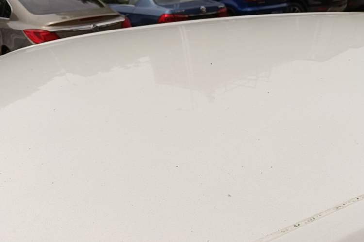Used Volkswagen Gran Lavida 2013 1.6L Automatic Fashion Model Roof