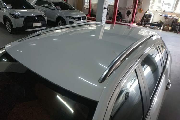 Used Volkswagen Gran Lavida 2013 1.6L Automatic Fashion Model Roof