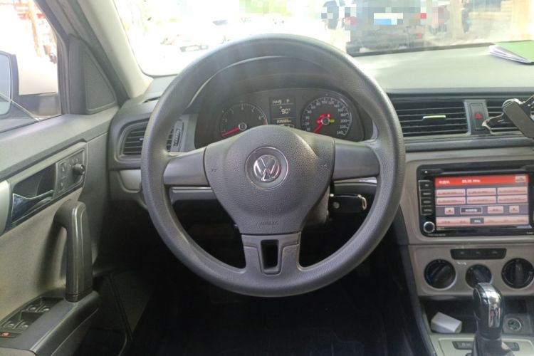 Used Volkswagen Gran Lavida 2013 1.6L Automatic Fashion Model Steering Wheel